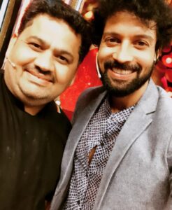 Santhosh Prathap Instagram - #cwc3 
@vijaytelevision 

Costume designer @radikadesignerandmua 
Assistant @balaa1981 
Hair @riwaz_lama 

#realityshow #tamil #cwc #cookwithcomali #entertainment #vijaytv #grateful #laughteristhebestmedicine #santhoshprathap #outfitoftheday #customized #2022