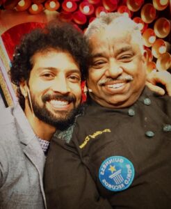 Santhosh Prathap Instagram - #cwc3 
@vijaytelevision 

Costume designer @radikadesignerandmua 
Assistant @balaa1981 
Hair @riwaz_lama 

#realityshow #tamil #cwc #cookwithcomali #entertainment #vijaytv #grateful #laughteristhebestmedicine #santhoshprathap #outfitoftheday #customized #2022
