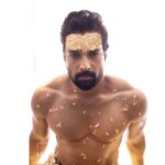 Santhosh Prathap Instagram - “Breaking stereotypes”. Concept and production @hoov.official Designer and stylist @adish_sharav Captured by @nvn_photography446 Venue @ecubestudiosandproductions Asst @balaa1981 #contemporary #conceptual #collab #styleicon #fashion #kollywood #cinema #movies #steriotypes #bold