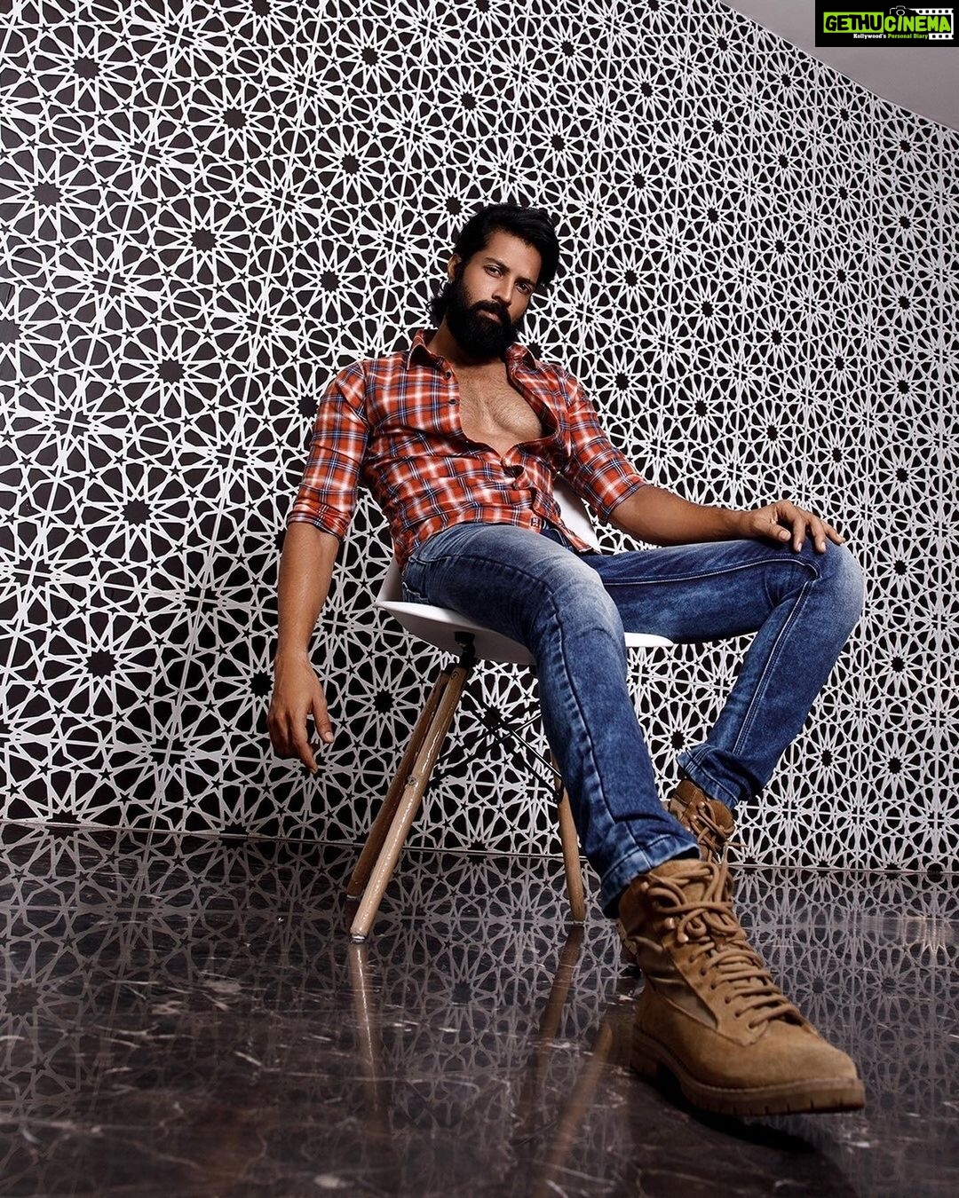 Santhosh Prathap Instagram - #clothesdontmakeththeman campaign For @derby_men Concept @derby_vijay Shot by @imxalxalim Stylist @riwaz_lama Asst @balaa1981 #DerbyMen #Denims #FestiveCollection #NewCollection #StepOutInStyle #OOTD #StayStylish #MakeAStyleStatement #casualwear Vertica