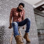 Santhosh Prathap Instagram - #clothesdontmakeththeman campaign For @derby_men Concept @derby_vijay Shot by @imxalxalim Stylist @riwaz_lama Asst @balaa1981 #DerbyMen #Denims #FestiveCollection #NewCollection #StepOutInStyle #OOTD #StayStylish #MakeAStyleStatement #casualwear Vertica