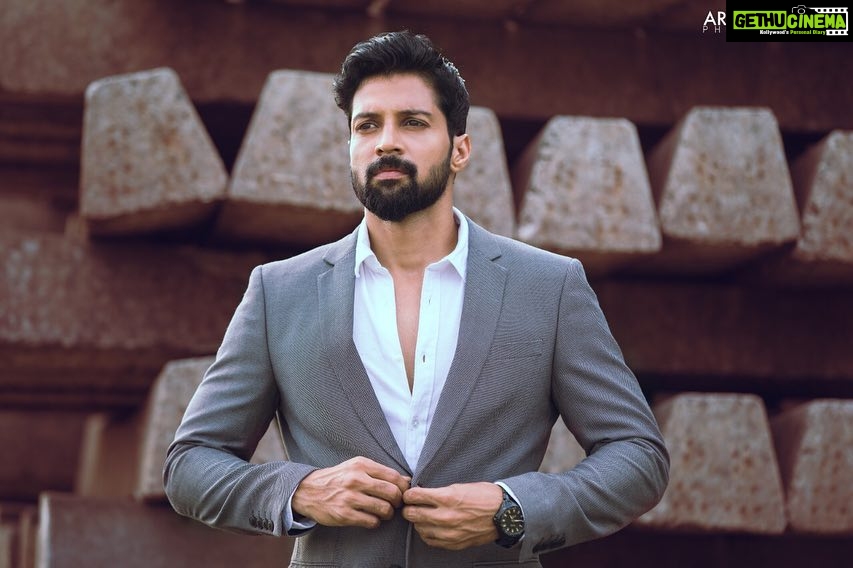 Santhosh Prathap Instagram - Success is never owned. It is rented. And the rent is due everyday. Frame - me (@actor_santhoshprathap ) Photographer - @arun_prasad_photography Mua and styling - @radhikamakeupandhair #mensfashion #menstyling #menstyle #kollywoodactor #southindiancinema #success #hardway #lovemyjob #actorsanthoshprathap Arakkonam