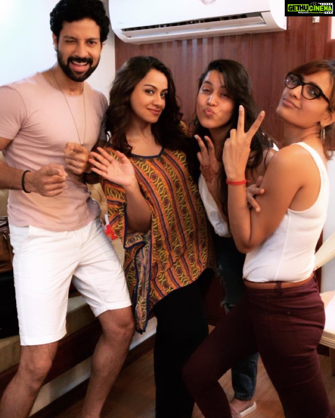 Santhosh Prathap Instagram - A good team needs three things: The right people, the right spirit, and a couple inside jokes.. π₯° Cheers to many more of such collaboration ππΌπ€ #inspire #grow #beyourself #beuseful #respect