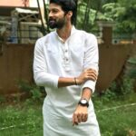 Santhosh Prathap Instagram - Diwali festivities begin today with the auspicious Dhanteras! May prosperity and joy abound in your homes and families 🎊🎇 #diwali #celebration #festiveseason #makingmemories #familytime