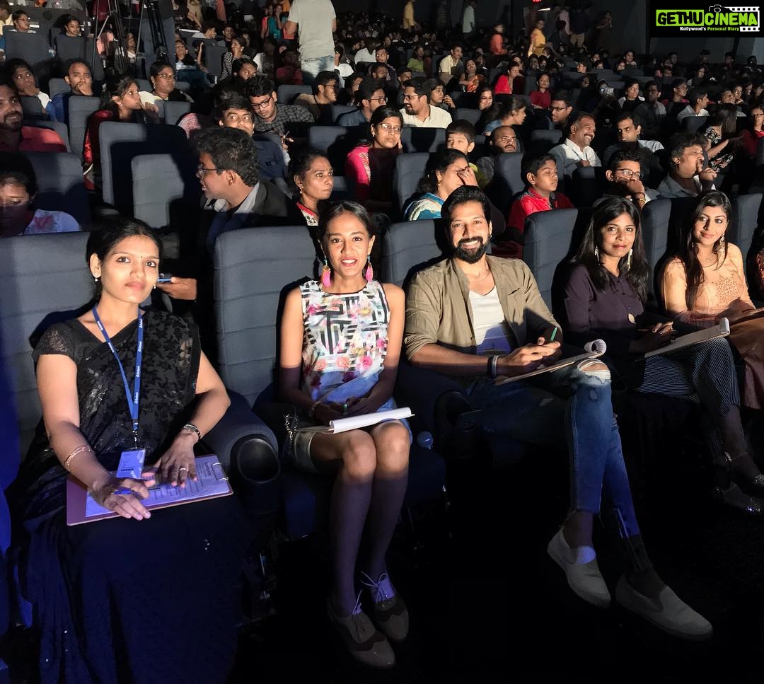 Santhosh Prathap Instagram - #chetfusion2k18 #chettinadmedicalcollege 👩🏻⚕️👨🏻⚕️ #fashionshow #judging #goodvibes 😇✌🏼 Chettinad Health City-ER