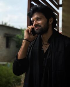 Santhosh Prathap Instagram - - The answers you seek never come when the mind is busy, they come when the mind is still.. 🧘🏻‍♂️ “What you seek is seeking you 😇” #ॐ #ௐ #spiritualawakening #spiritualcleansing #energyhealing Sabarimala Temple
