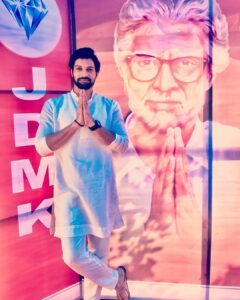 Santhosh Prathap Instagram - - It takes only 5 mins to like or dislike something.. But It takes hours of hardwork to produce the masterpiece.. #respectart #respectartists #behindthescenes #creativity #patience #movies #kollywood