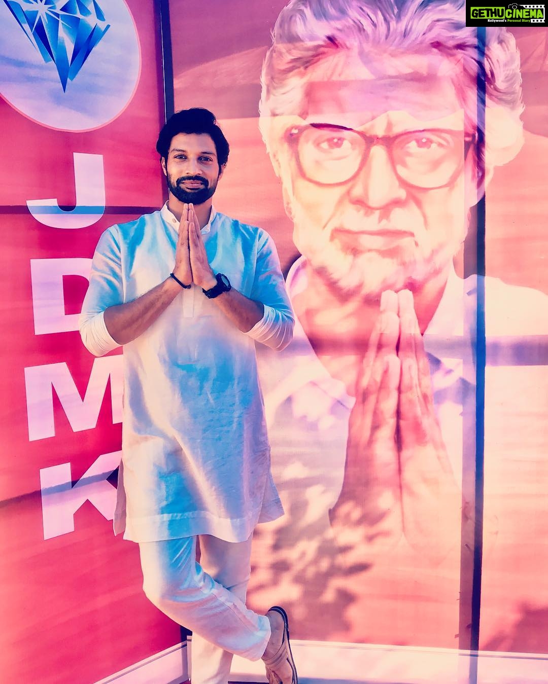 Santhosh Prathap Instagram - - It takes only 5 mins to like or dislike something.. But It takes hours of hardwork to produce the masterpiece.. #respectart #respectartists #behindthescenes #creativity #patience #movies #kollywood