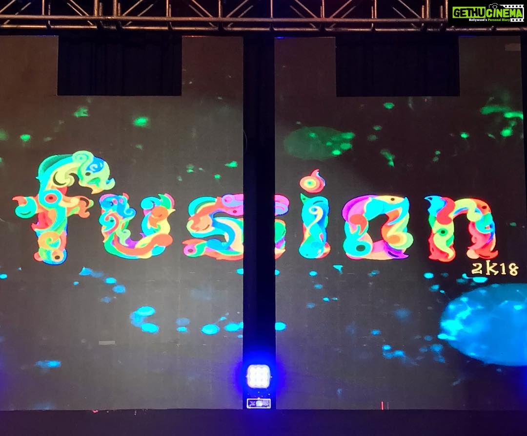 Santhosh Prathap Instagram - βThere is a time and place for everything. Itβs called COLLEGEβ π You guys rocked the show.. ππΌππΌβπΌ #chetfusion2k18 #chettinadmedicalcollege #medicos π©π»ββοΈπ¨π»ββοΈ #fashionshow #youngtalent #judging #memoriesmade Chettinad University