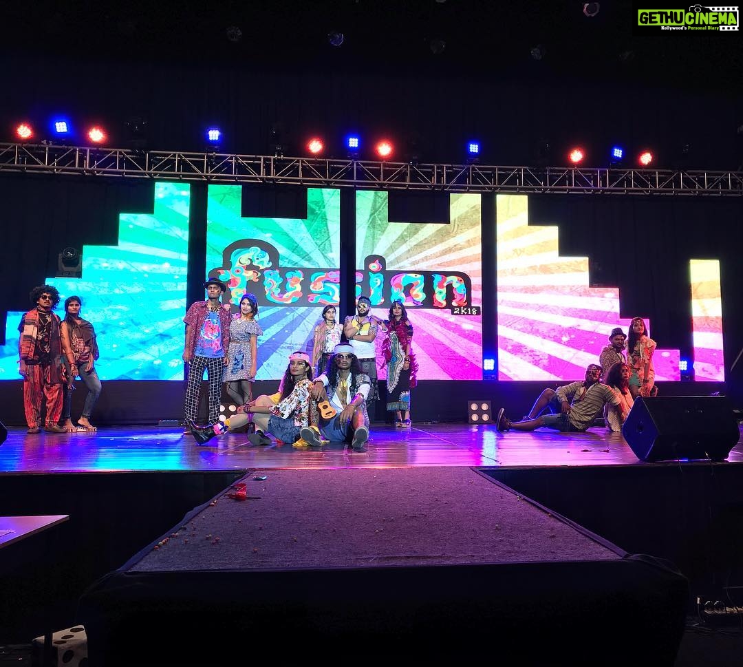 Santhosh Prathap Instagram - #chetfusion2k18 #chettinadmedicalcollege 👩🏻⚕️👨🏻⚕️ #fashionshow #judging #goodvibes 😇✌🏼 Chettinad Health City-ER