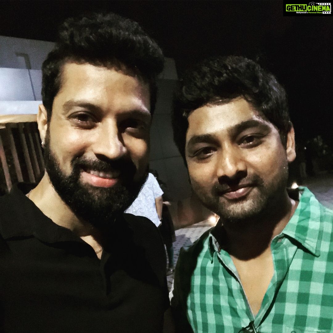 Santhosh Prathap Instagram - #MrChandramoulie #momentstocherish #thanksabunch #behindthescenes #movieteam #kollywood @dir_thiru @gauthamramkarthik @varusarathkumar @reginaacassandraa @bofta_chennai @j_mahendran1974 @samcsmusic @richardmnathan #dirmahendran #diragathian #dhananjayangovind #navarasanayagankarthik