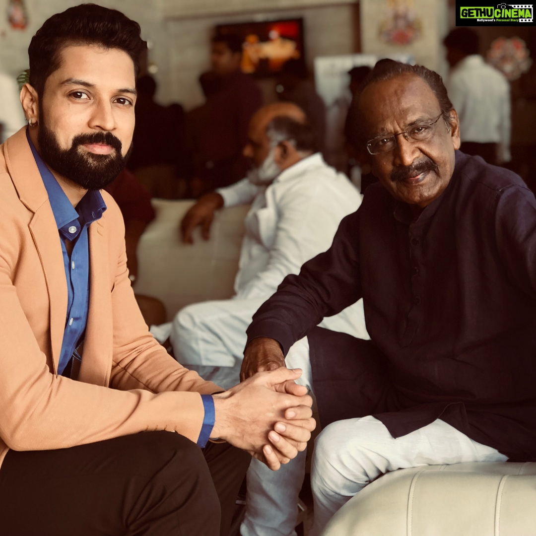Santhosh Prathap Instagram - #MrChandramoulie #momentstocherish #thanksabunch #behindthescenes #movieteam #kollywood @dir_thiru @gauthamramkarthik @varusarathkumar @reginaacassandraa @bofta_chennai @j_mahendran1974 @samcsmusic @richardmnathan #dirmahendran #diragathian #dhananjayangovind #navarasanayagankarthik