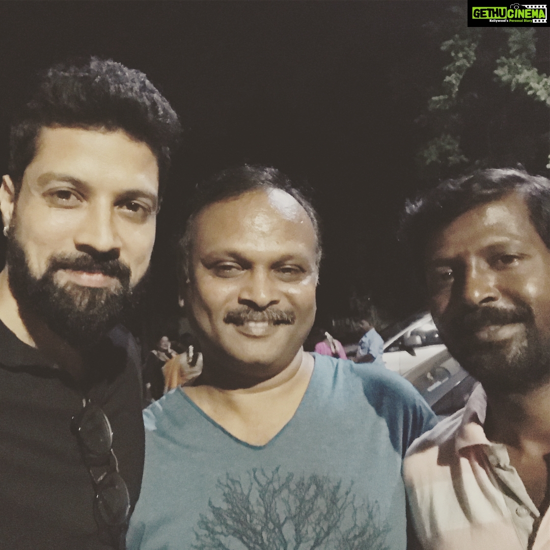 Santhosh Prathap Instagram - #MrChandramoulie #momentstocherish #thanksabunch #behindthescenes #movieteam #kollywood @dir_thiru @gauthamramkarthik @varusarathkumar @reginaacassandraa @bofta_chennai @j_mahendran1974 @samcsmusic @richardmnathan #dirmahendran #diragathian #dhananjayangovind #navarasanayagankarthik