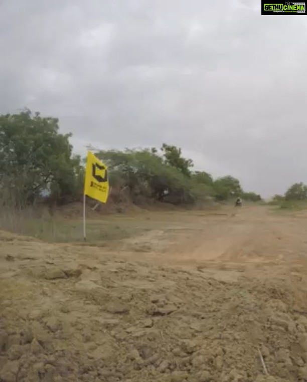 Santhosh Prathap Instagram - - βYou never fail until you stop trying.β My favourite weekend activity is riding bikes π to breakfast π₯π³.... π #sundayfunday #adventure #adrenalinerush #royalenfield #offroading #dirttrackracing #borntoride Sriperumbubur, Tamil Nadu, India