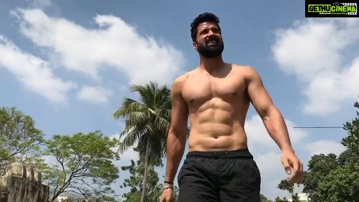 Santhosh Prathap Instagram - You become the best at what you spend most of your time doing & Be fearless in the pursuit of what sets your soul on fire 🔥 #trainlikeanathlete #eatlikeaking #sleeplikeababy #winlikeachampion Note - i don't own any copyrights to this music