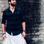 Santhosh Prathap Instagram - - Life Is A Gift 💝 Never forget to enjoy and bask in every moment you are in... #behappy😁 #bebright #beyou #ethnic #festivaloutfit #goodtimes #diwaliscenes Tamil Nadu