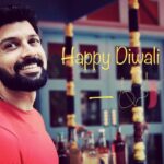 Santhosh Prathap Instagram - “Wishing you a year rich with wisdom, light and love 💝..” #festivaloflights #backtochildhood #happiness #familylove #beingindian