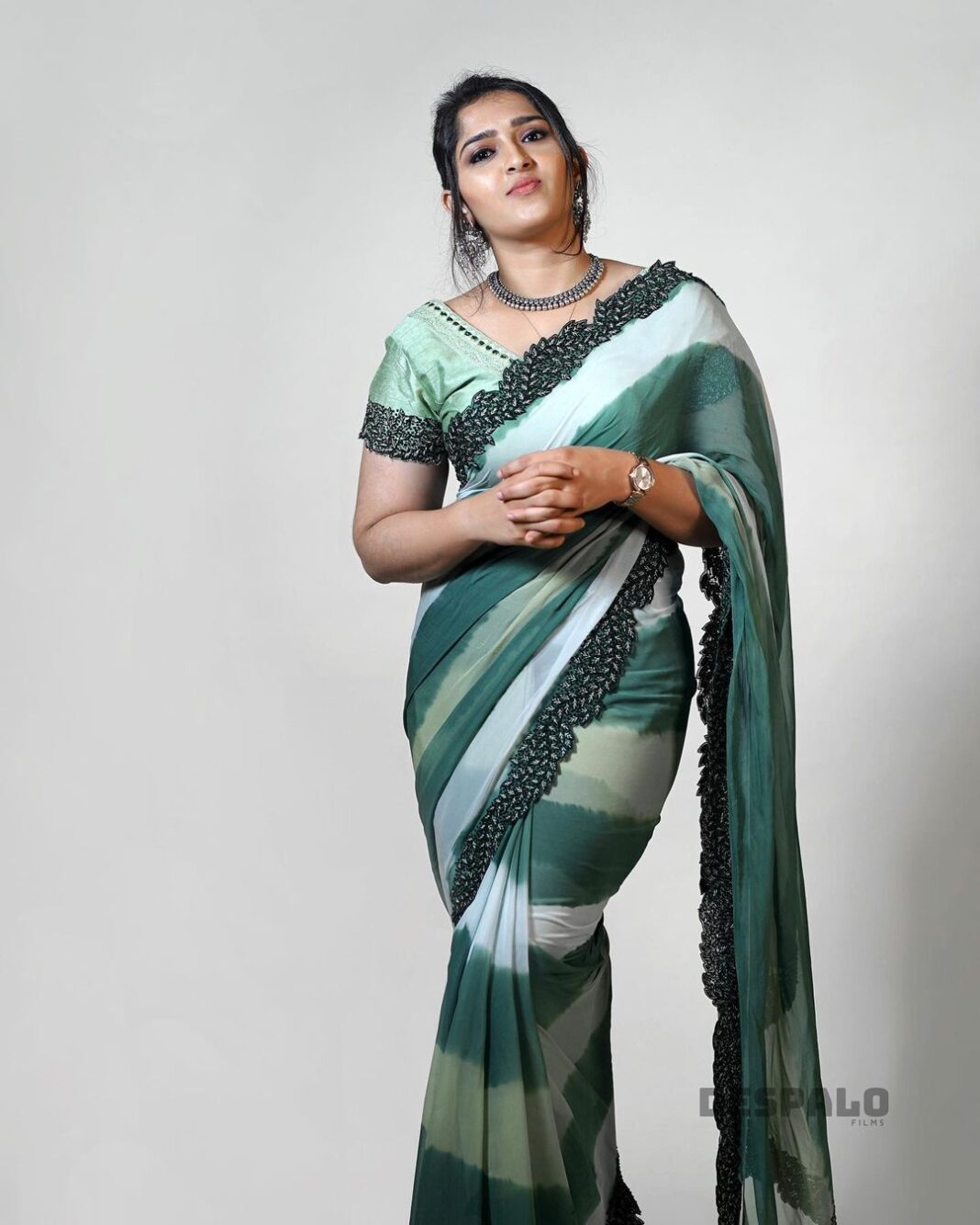 Sanusha Instagram - 🦚💚🦚 Photography: @shihan.mohmd Styling: @afreenkallen Design and Costume @melaniembroiderystudio Photography assist : @vshnulal_ Costume assit : @hema_pillai_ Makeup: @blooms_makeover_ _grooms.. Studio: @poojaeffectsstudio