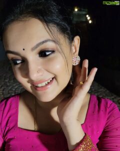 Saranya Mohan Instagram - 🥰🥰❤ Good night Ear rings : @inno_trends