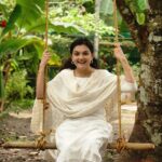 Saranya Mohan Instagram - A gentle word, a kind look, a good-natured smile can work wonders and accomplish miracles. 👗@glitzindia_fashions 📸 @hi.a_v_k