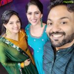 Saranya Mohan Instagram - 🥰🥰 @swasikavj @swami_bro