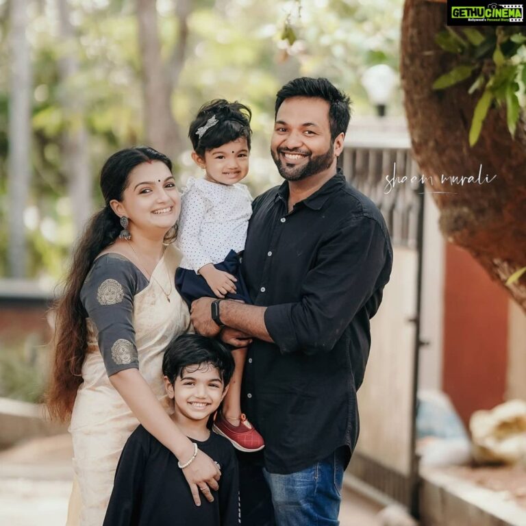 Saranya Mohan Instagram - Happy Birthday To The Love Of My Life. Today is your birthday. The day you came into existence. The day that enabled you and me to meet. And that makes it the best day in the world. ❤️❤️❤️LOVE YOUUU ACHAAA FROM PADDU & POORNI❤️❤️❤️ 📸@shaam_murali