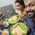 Saranya Mohan Instagram – When In Doubt, have masala dosa and kaara vada from Venkadesa bhavan Venkadesabhavan