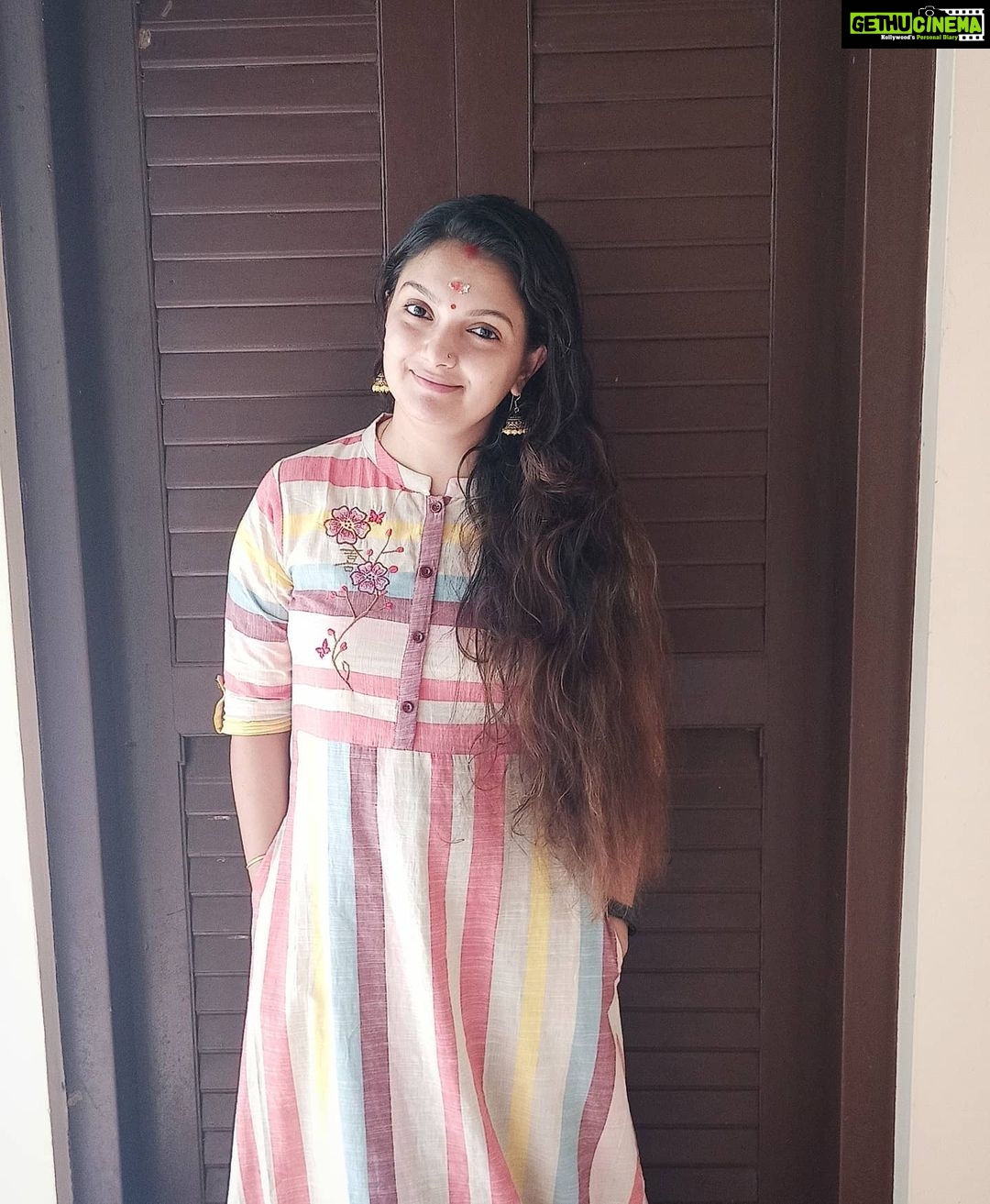 Saranya Mohan Instagram - Thank You all for the lovely birthday Wishes. Please consider this as my sincere gratitude to each one of you.❤️🙏 Humbled. Blessed. Trivandrum, India