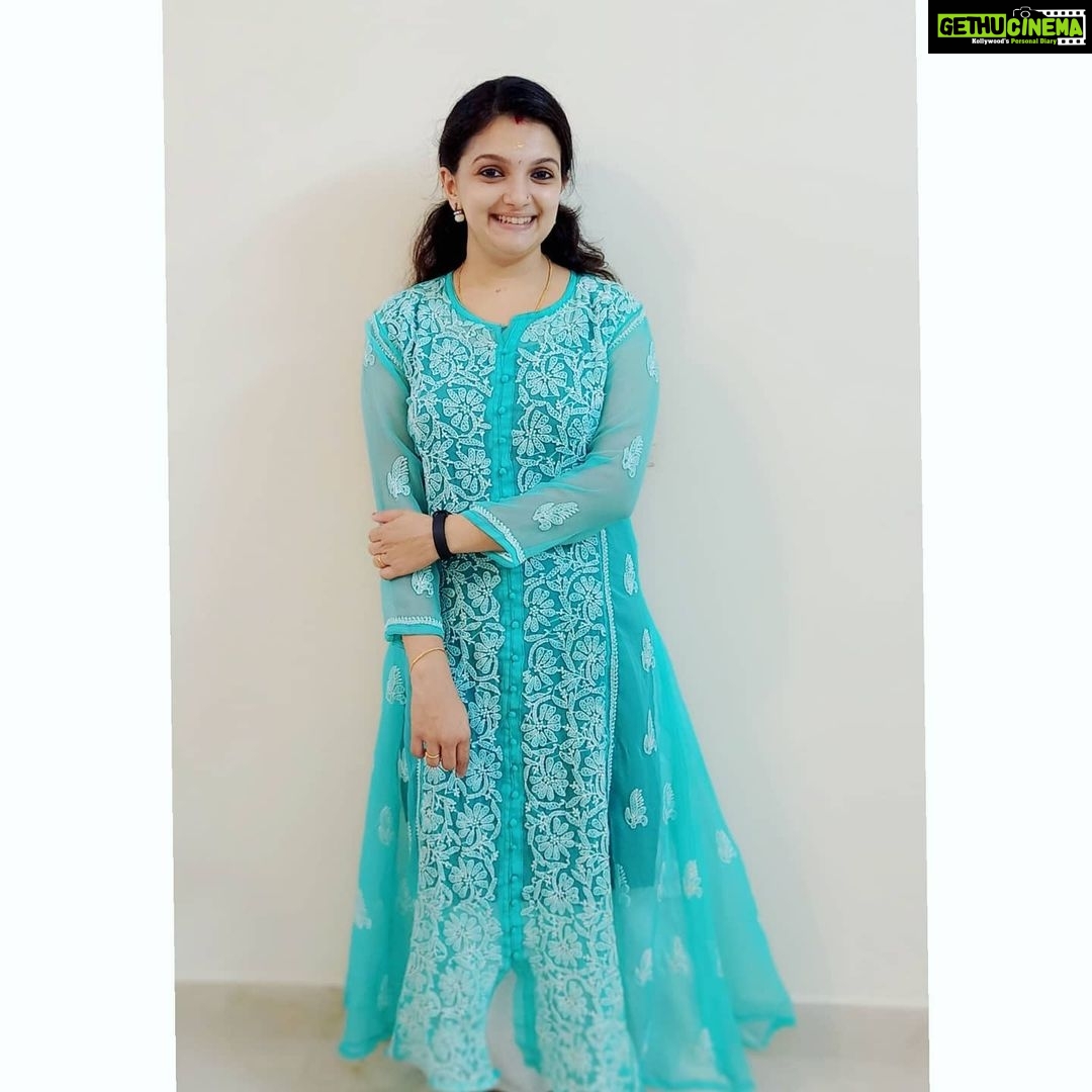 Saranya Mohan Instagram - 🥰🥰❤️ 👗 @thewomanishstudio Happy Sunday❤️