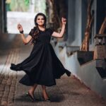 Saranya Mohan Instagram - Whoever is happy will make others happy too. 👗 @kurdhish_designs 📸 @shaam_murali 💄 @tintu_bhadran Bow : @bows_for_littles Location courtesy @getaway_kovalam