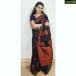 Saranya Mohan Instagram – Good night 🥰❤️
👗@anitanair597 (അമ്മയുടെ സാരീ അടിച്ചു മാറ്റി.അതിനാണ് 🤪)
📸@swami_bro
📿Terracota jewellery from Kerala Arts and Craft village, kovalam, Trivandrum. Trivandrum, India