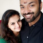 Saranya Mohan Instagram - ചിരി ആരോഗ്യത്തിനു ഉത്തമം (This post is sponsored by @kovalamdental 🤪🤪) സന്തോഷം ആയില്ലേ @swami_bro ഏട്ടാ 🤪