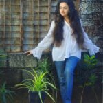 Saranya Mohan Instagram - ഉറക്ക പിച്ചിൽ എണീപ്പിച്ചു ഫോട്ടോ എടുപ്പിക്കുന്നത് എന്ത് കഷ്ടമാണ്. ദ്രാവിഡ്‌. ജെപിഗ് Picture courtesy @swami_bro