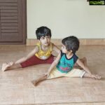 Saranya Mohan Instagram - @jcvd Fans in my home 🥰❤️ My juniors practicing splits ❤️