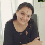 Saranya Mohan Instagram – Good Morning 🥰❤️