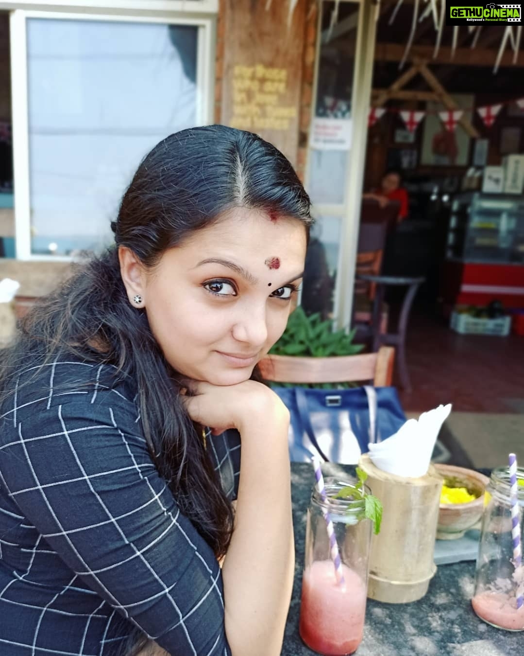Saranya Mohan Instagram - 🥰🥰 Beatles Cafe
