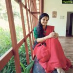 Saranya Mohan Instagram - Happy Vijayadashami and happy dussera dear friends