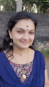 Saranya Mohan Instagram - Good Morning 🥰❤