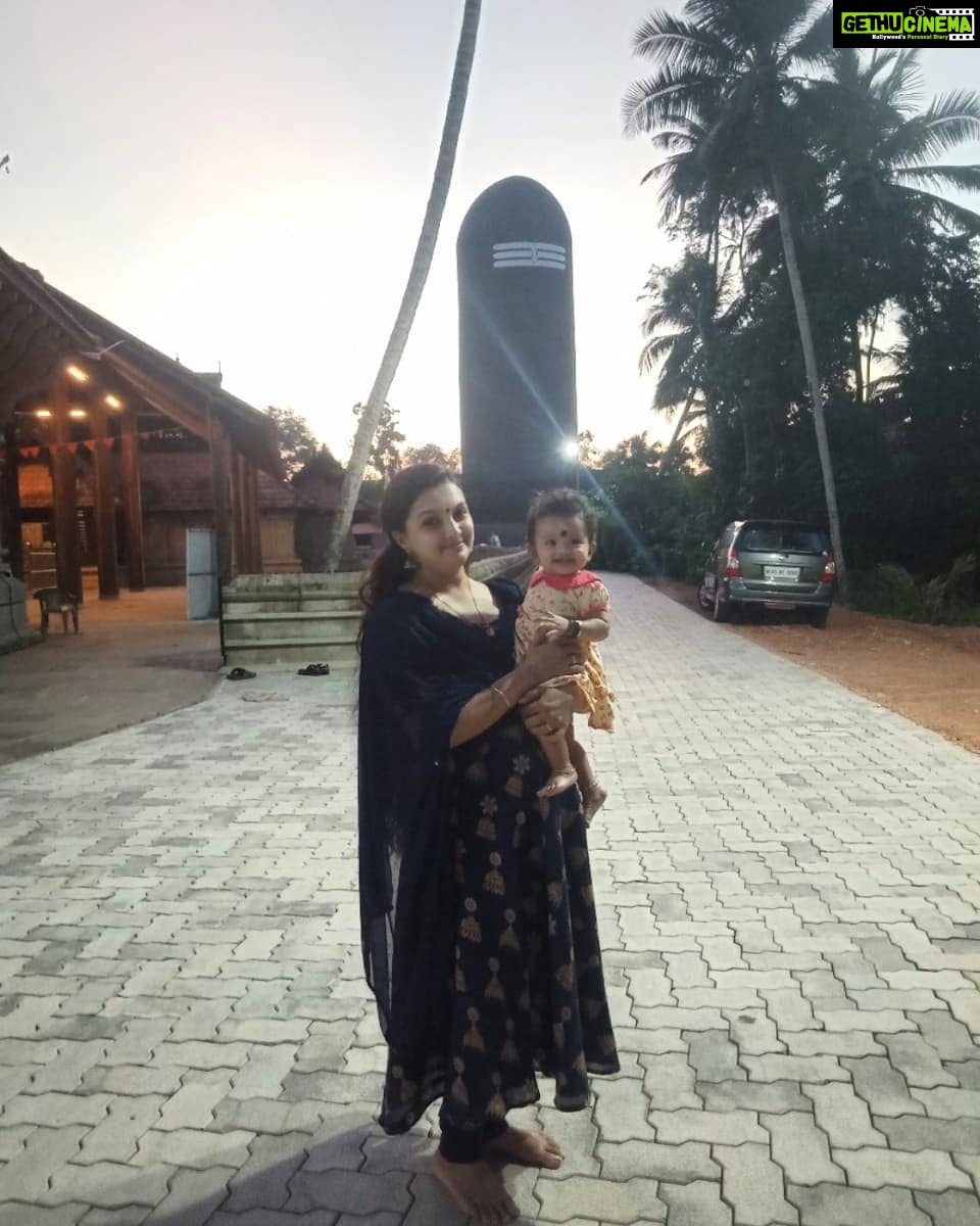 Saranya Mohan Instagram - Chengal mahadeva temple❤️💝
