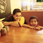 Saranya Mohan Instagram - Yesterday night waala picture @sijispizzastreet Sijis Pizza Street