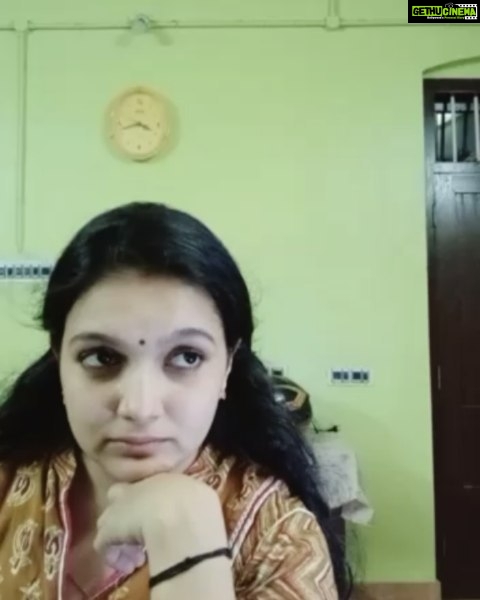 Saranya Mohan Instagram - Avasaram pazhakiyilla😂 @swami_bro