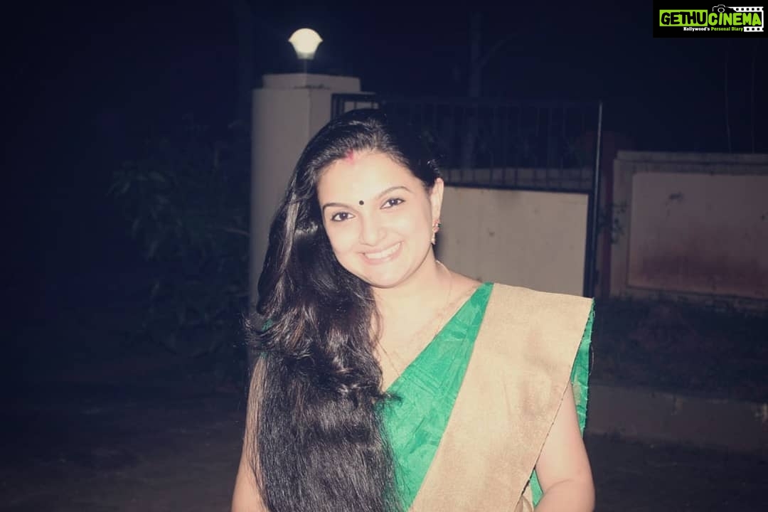 Saranya Mohan Instagram - And good night :) #saranyamohan Trivandrum, India