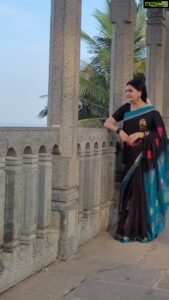 Saranya Mohan Instagram - 🥰🥰❤ Good Morning friends❤

📷 and ✂️ : @swami_bro

Location : Samudra Park, Kovalam, Trivandrum