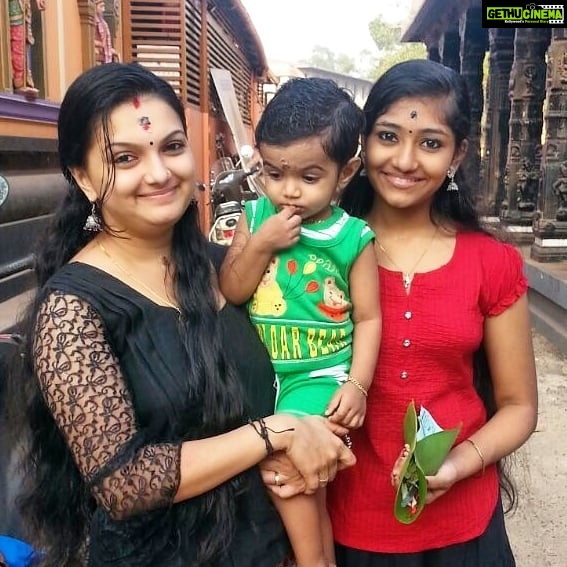 Saranya Mohan Instagram - Good morning :)