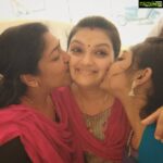 Saranya Mohan Instagram - Sandwiched :p With Anu chechi and Annu