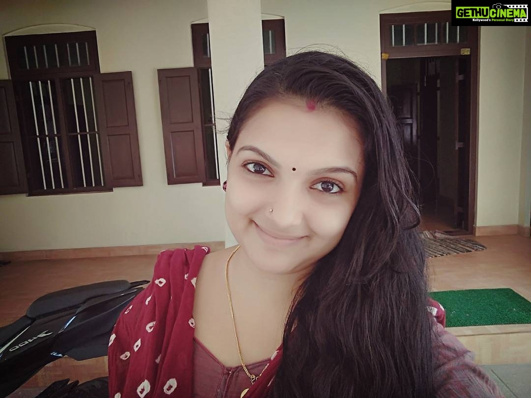 Saranya Mohan Instagram - Hello there. After a fruitfull session of dance practice. #instagood #mallus # instahub# igers#dance