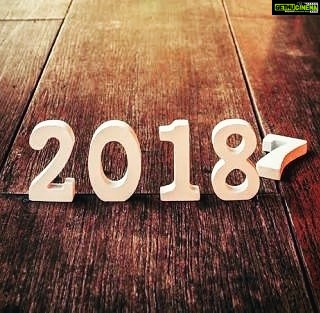 Saranya Mohan Instagram - Happy New year😄