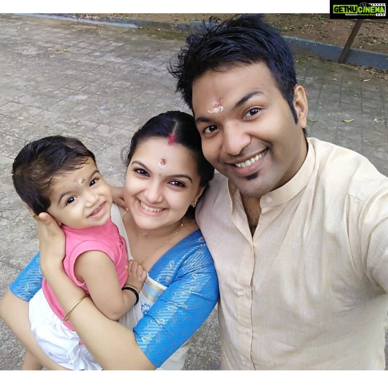 Saranya Mohan Instagram - Good morning :-) #us#family#son#husband#instadaily #instago #instagood #instagram#picoftheday #mallus#malayali#indian#men#girl#love #life#viral #saranyamohan