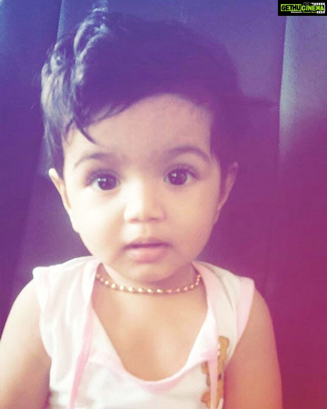 Saranya Mohan Instagram - When bubba poses for his pappa My baby boy #love #son#anantapadmanabhan#saranyamohan #mallus#actresses #baby#boy#giggles#love#lovelife
