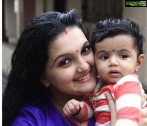 Saranya Mohan Instagram - Bubba and mamma missing pappa :* #mom#son#love#life#mallus#saranyamohan#instapic#instahub#kerala#igers#igerskerala#instadaily#instahub#instagram